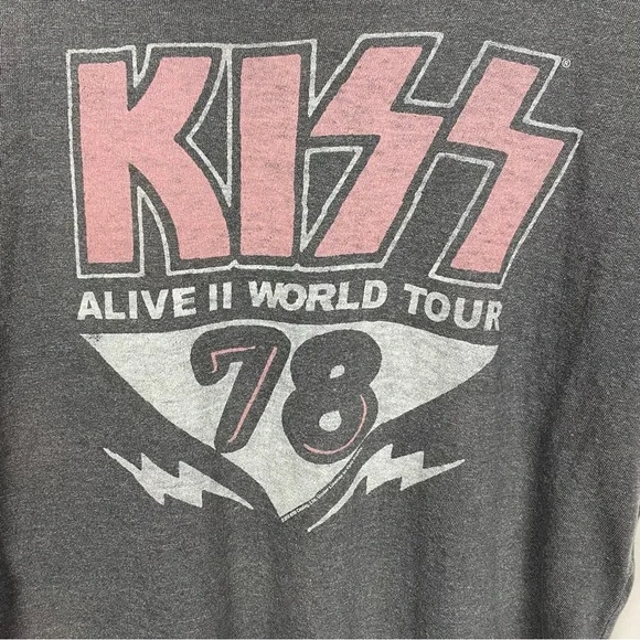 Junk Food Kiss Shirttail Band Tee Gray Size Medium - Picture 6 of 11